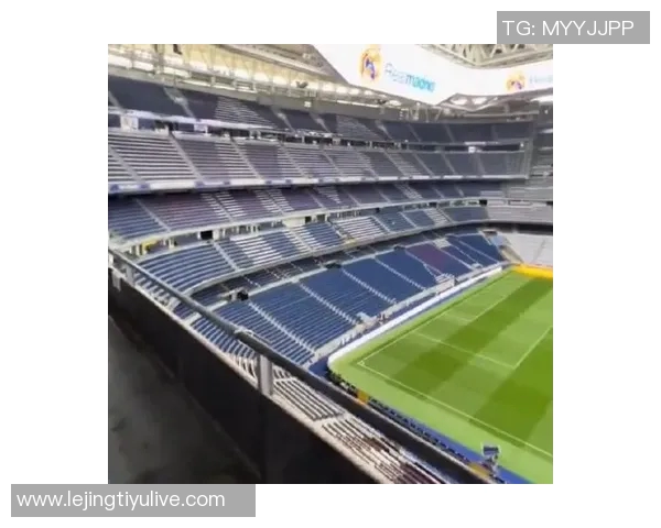 皇马伯纳乌看台巨型TIFO展现伟大精神迎战巴萨 皇马伯纳乌看台巨型TIFO展现伟大精神迎战巴萨