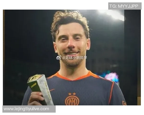 国米球探现场考察小罗比尼奥将与其经纪人进行深入洽谈 国米球探现场考察小罗比尼奥将与其经纪人进行深入洽谈