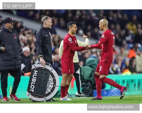 利物浦足球俱乐部在深圳开设新店名宿麦克马纳曼亲临助阵庆祝活动