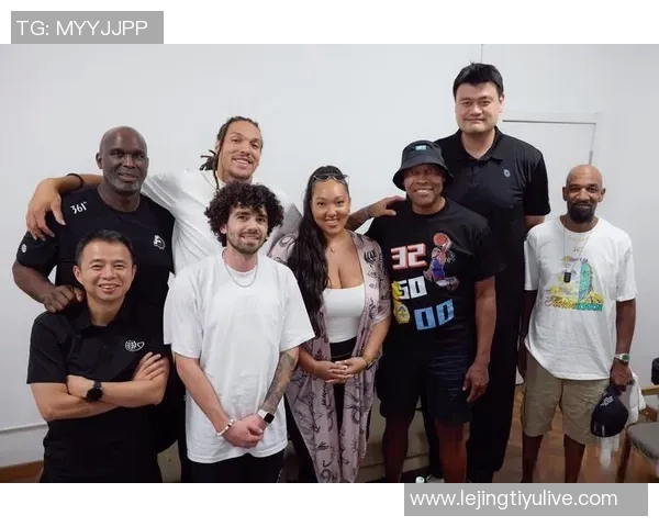 本戈登回忆初见姚明时的震撼感受竟认为他体内有外星人操控着他 本戈登回忆初见姚明时的震撼感受竟认为他体内有外星人操控着他